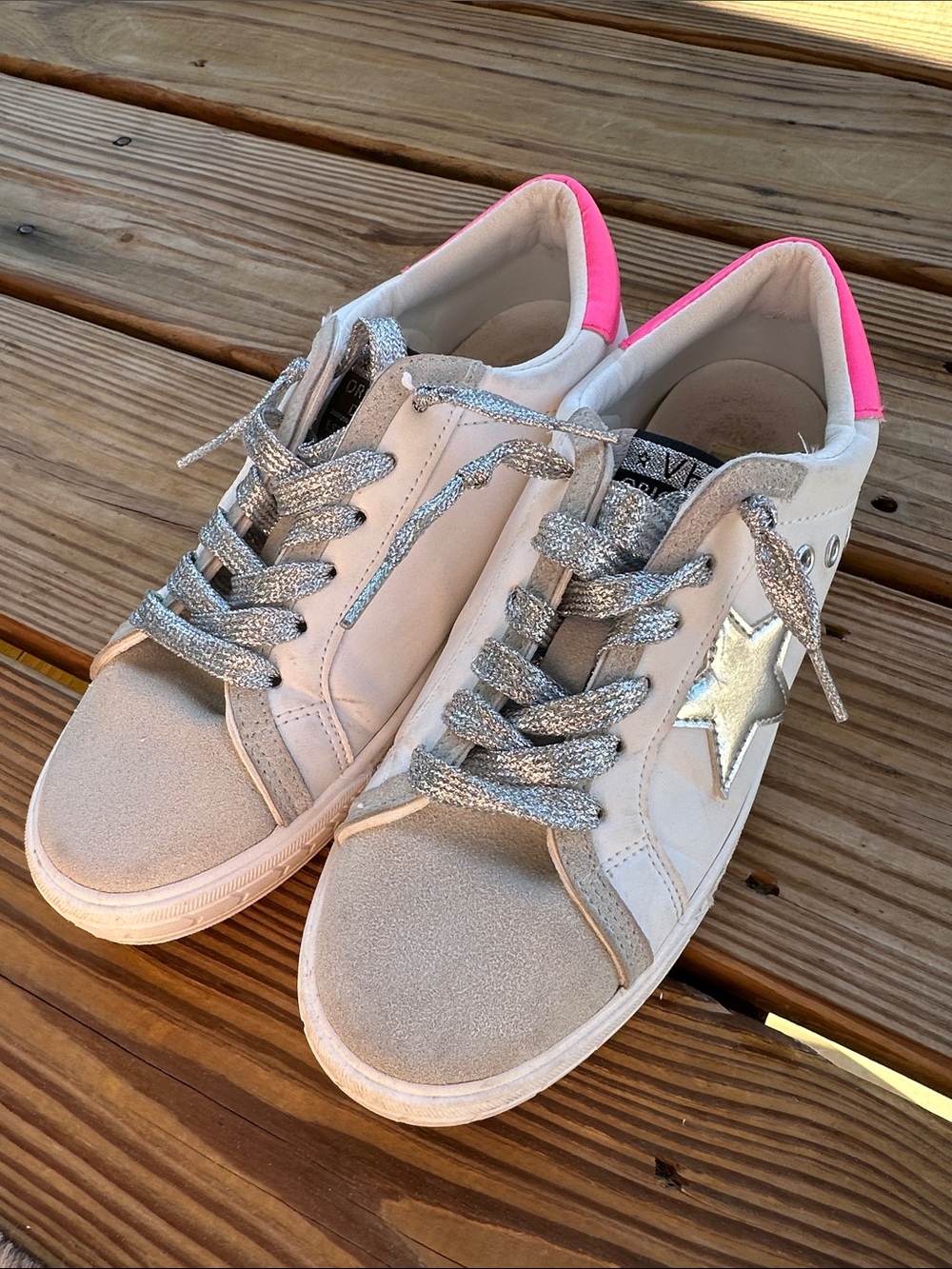 Vintage Havana Cream Sneakers with Silver Star and Pink Heel - Picture 4 of 7